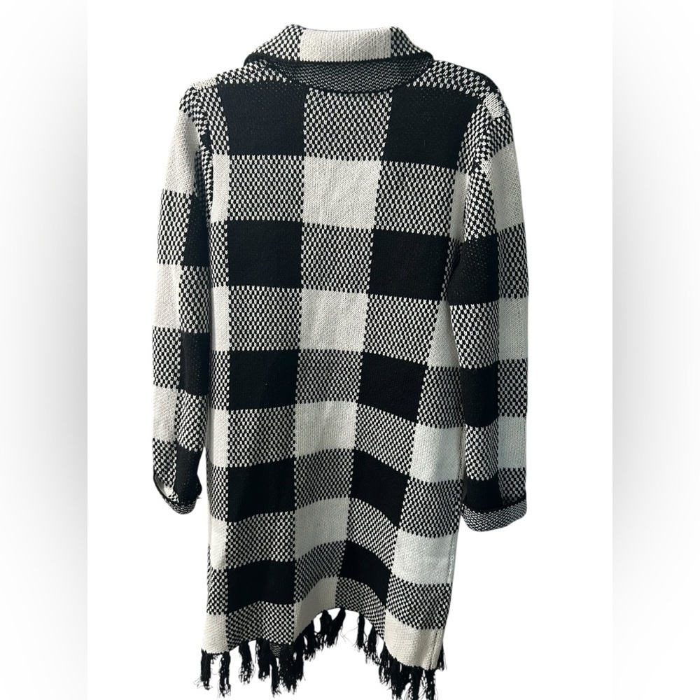 Black and White Plaid Knit Fringe HemCardigan - Picture 3 of 4